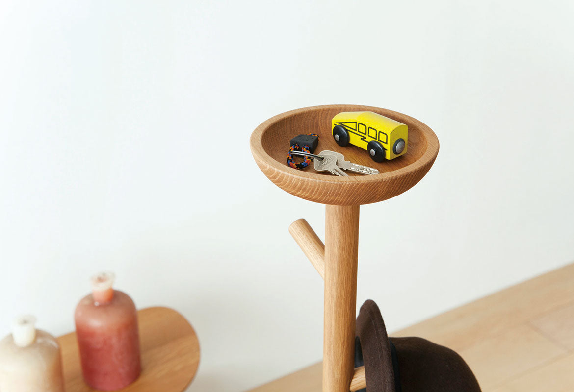 Cobrina Hanging Stand