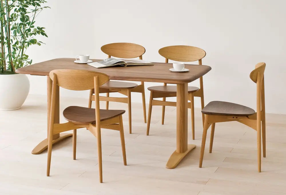 Standard Collection Chair (wooden seat) - Silla